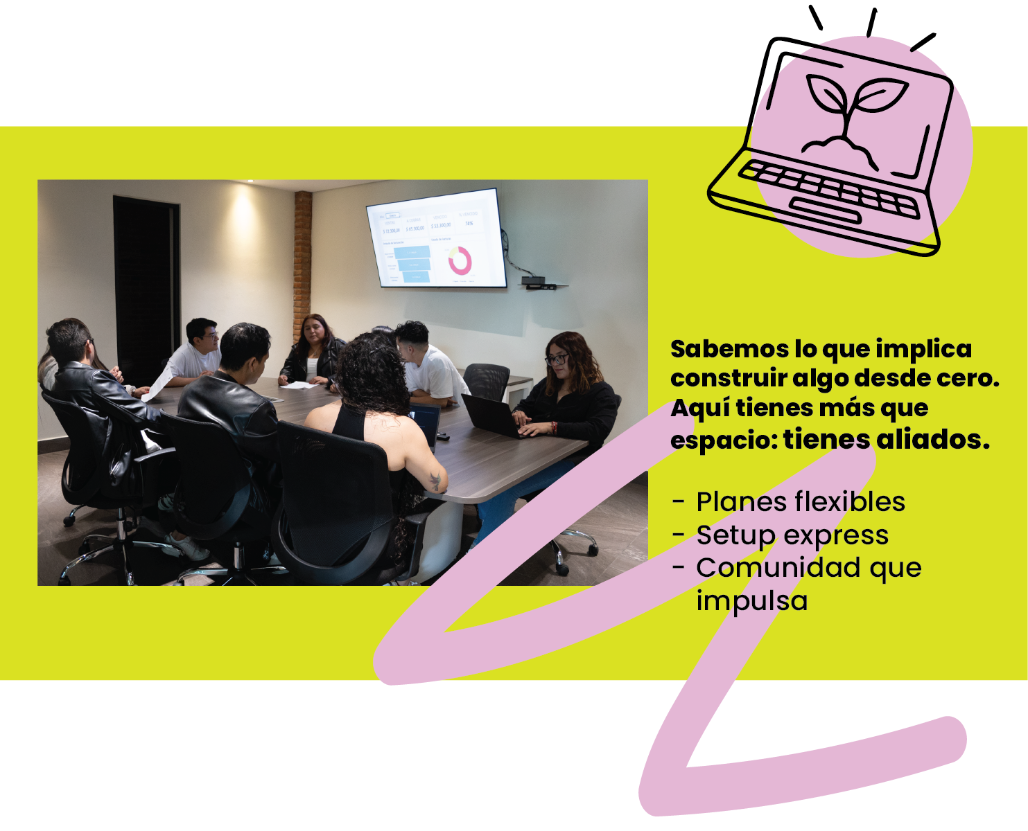 Personas trabajando en sala de juntas